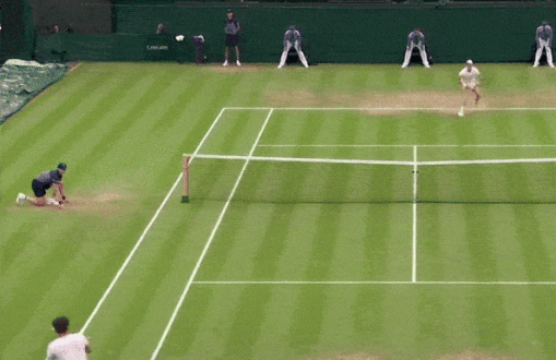 tweener-jannik-sinner_wimbledon_